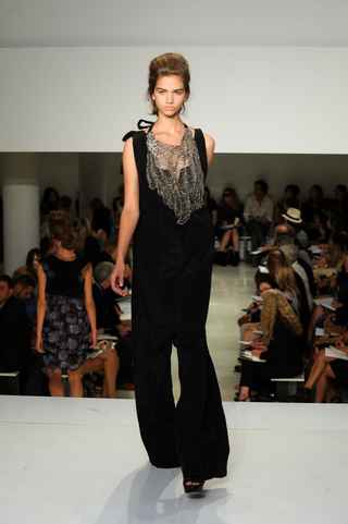 Illustration for article titled Goth Fairy Princesses Take The Runway At Vera Wang